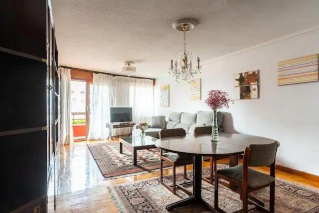 Ferienwohnung Luminoso Piso Grande Con Garaje En El Centro. Santander Exterior foto