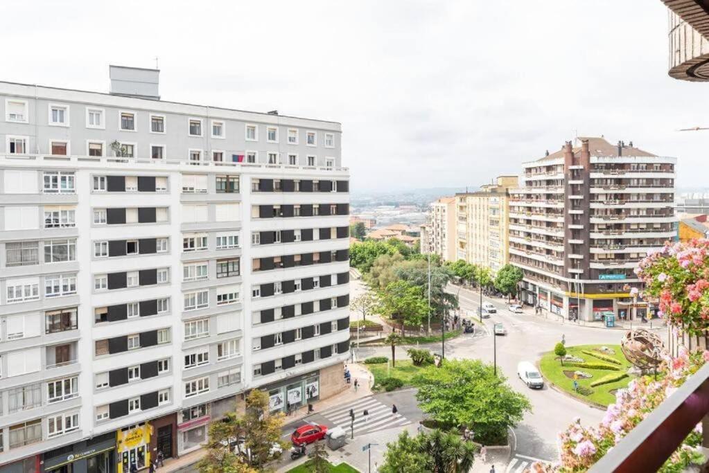 Ferienwohnung Luminoso Piso Grande Con Garaje En El Centro. Santander Exterior foto